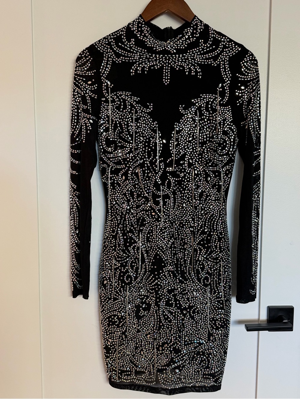 Banjul Black Long-Sleeve Rhinestone Bodycon Dress